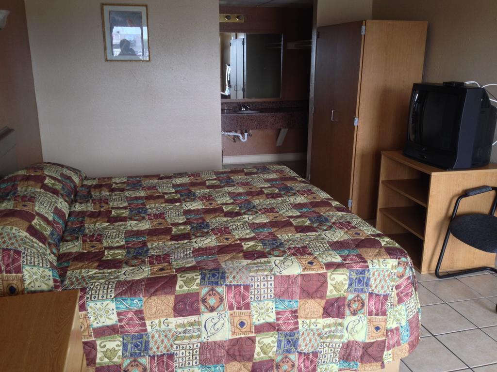 Austin Motor Inn Стая снимка