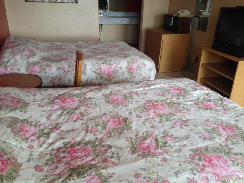 Austin Motor Inn Стая снимка