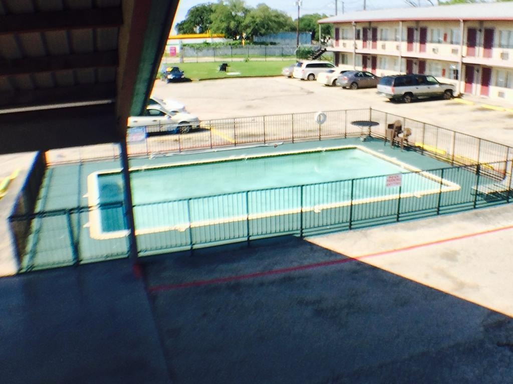 Austin Motor Inn Екстериор снимка